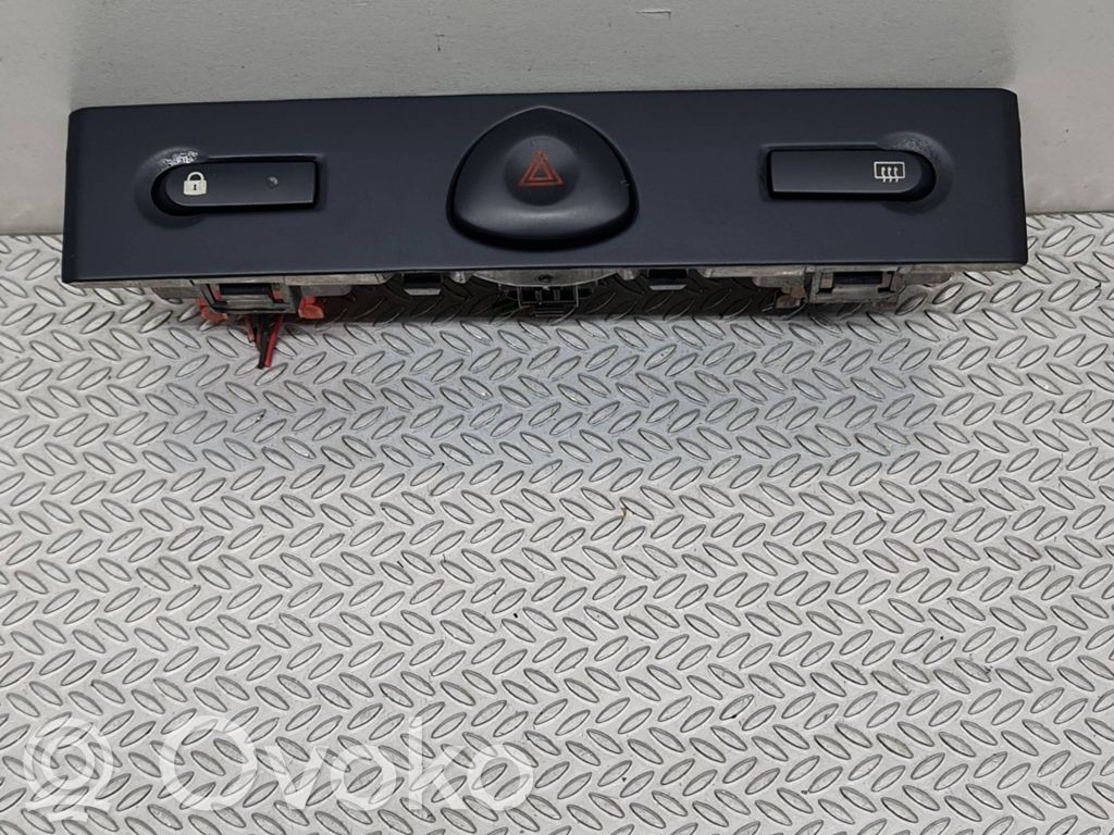 Renault Clio II Hazard light switch 
