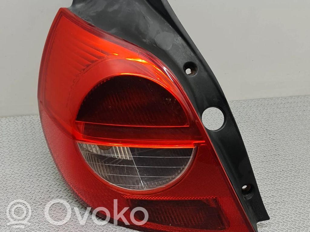 Renault Clio III Luci posteriori 