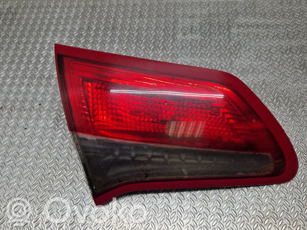 Citroen C4 II Takaluukun takavalot 