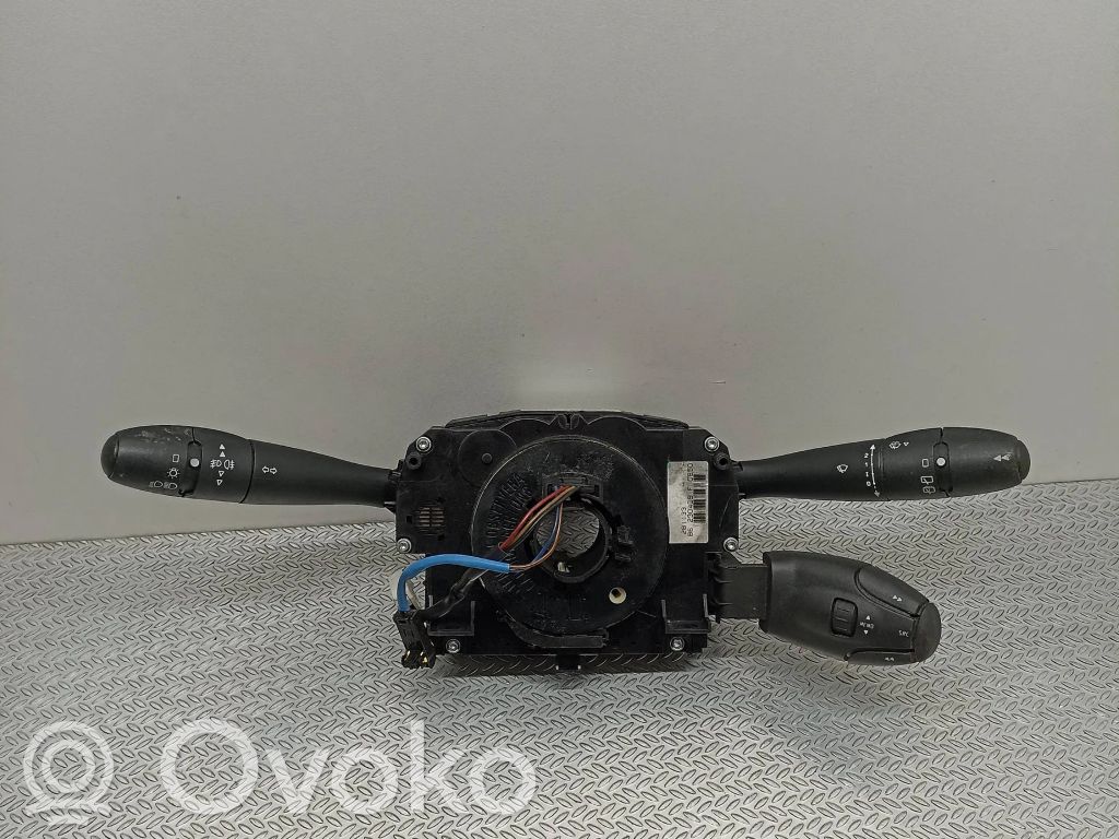 Peugeot 207 Wiper turn signal indicator stalk/switch 