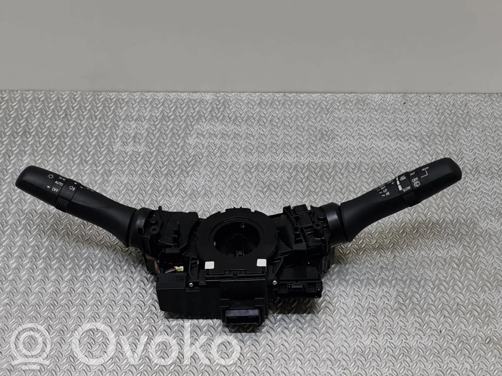 Suzuki Swift III Rankenėlių komplektas 