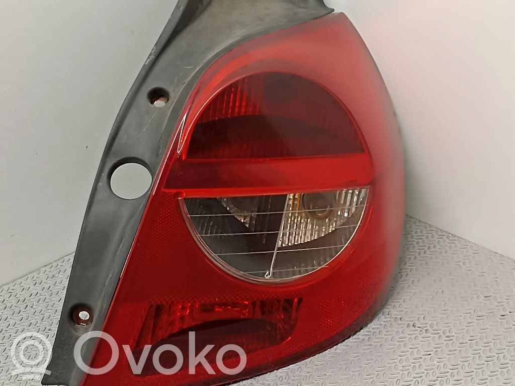 Renault Clio III Luz trasera/de freno 