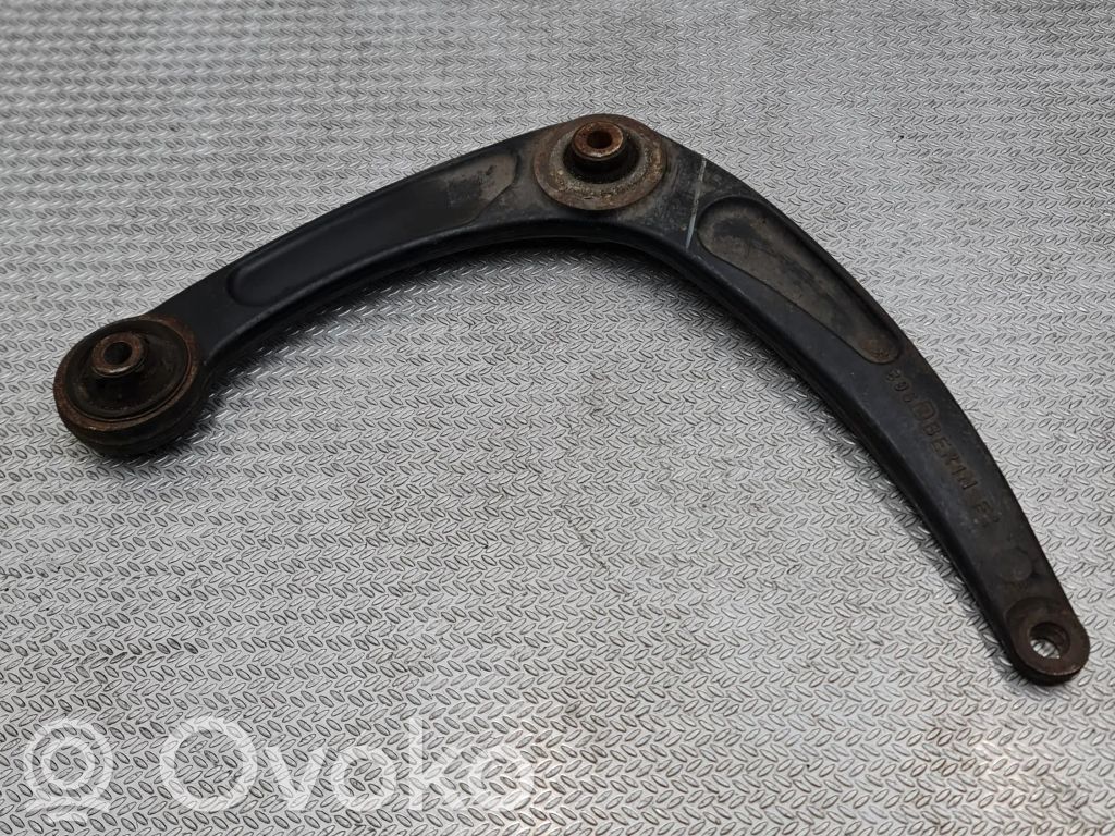 Peugeot 307 Front lower control arm/wishbone 