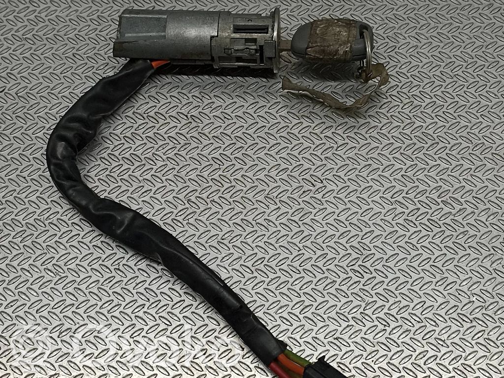 Renault Twingo I Ignition lock 