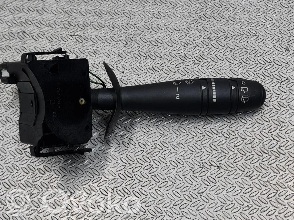 Renault Twingo II Wiper control stalk 
