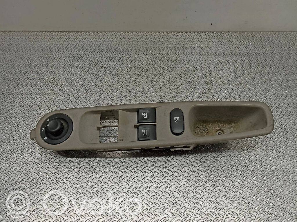 Renault Zoe Electric window control switch 