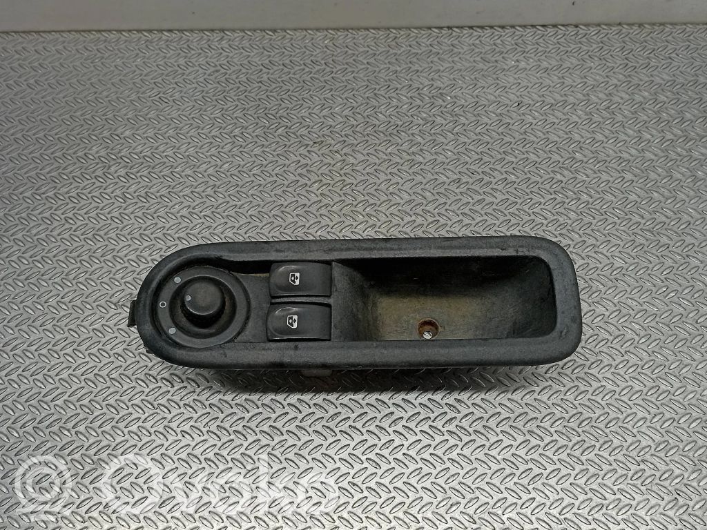Renault Twingo II Electric window control switch 