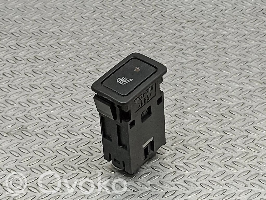 Suzuki SX4 Seat heating switch 