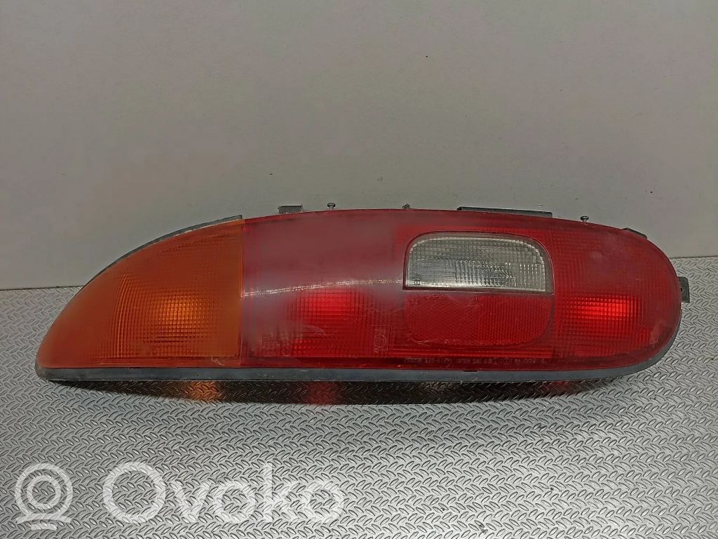 Mazda MX-3 Galinis žibintas kėbule 