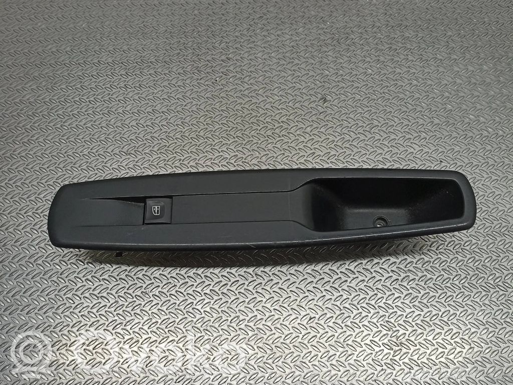 Renault Megane III Electric window control switch 