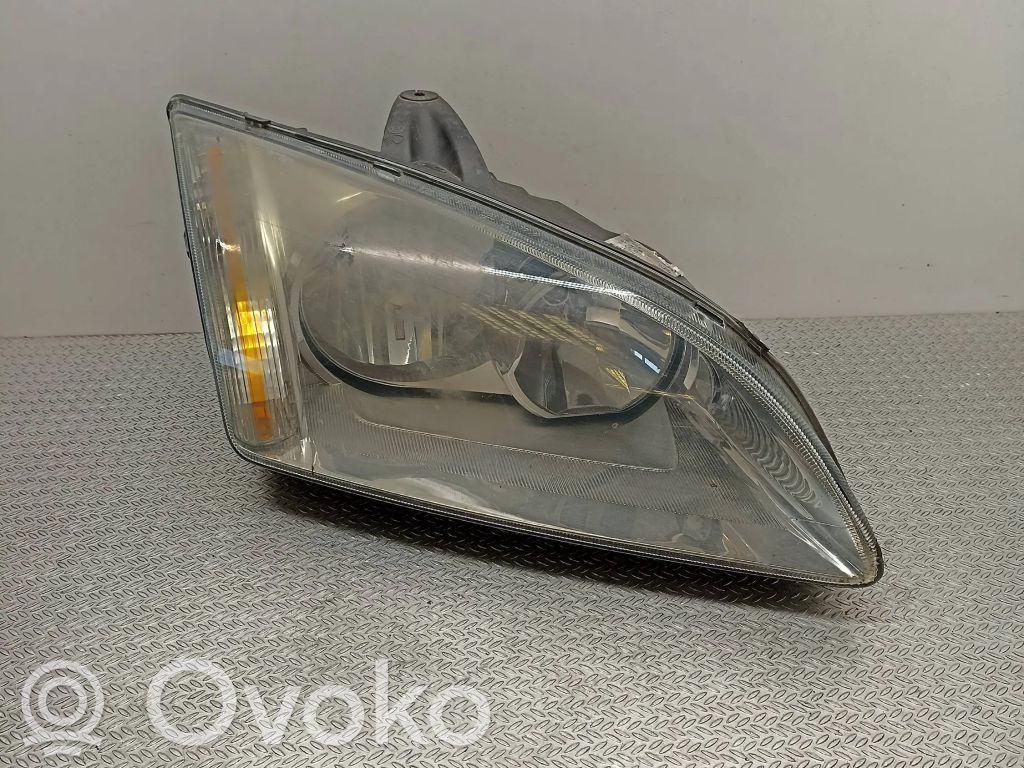 Ford Focus Lampa przednia 