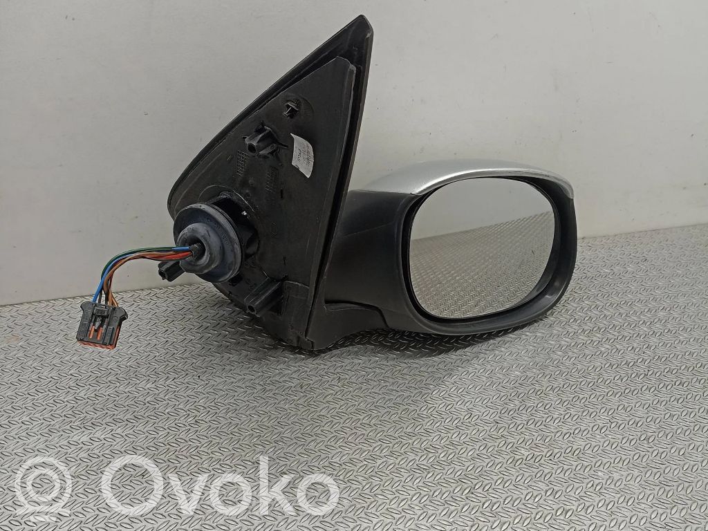 Peugeot 206+ Elektryczne lusterko boczne drzwi przednich 