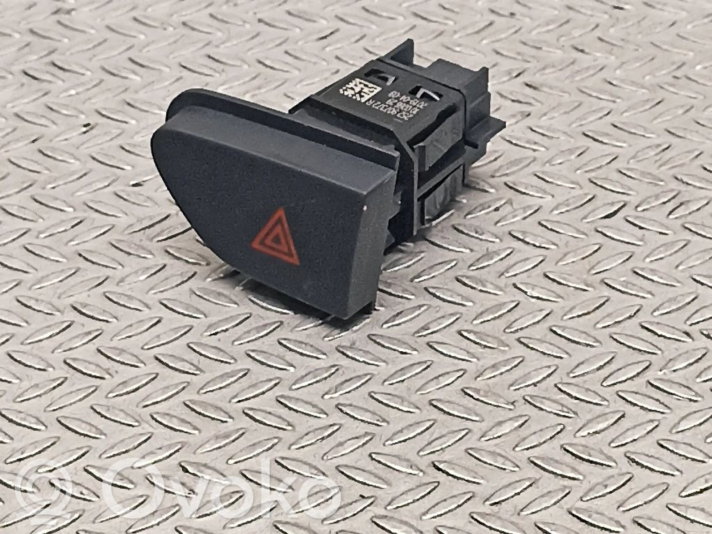 Hazard light switch   252907372R,20190409,10026629