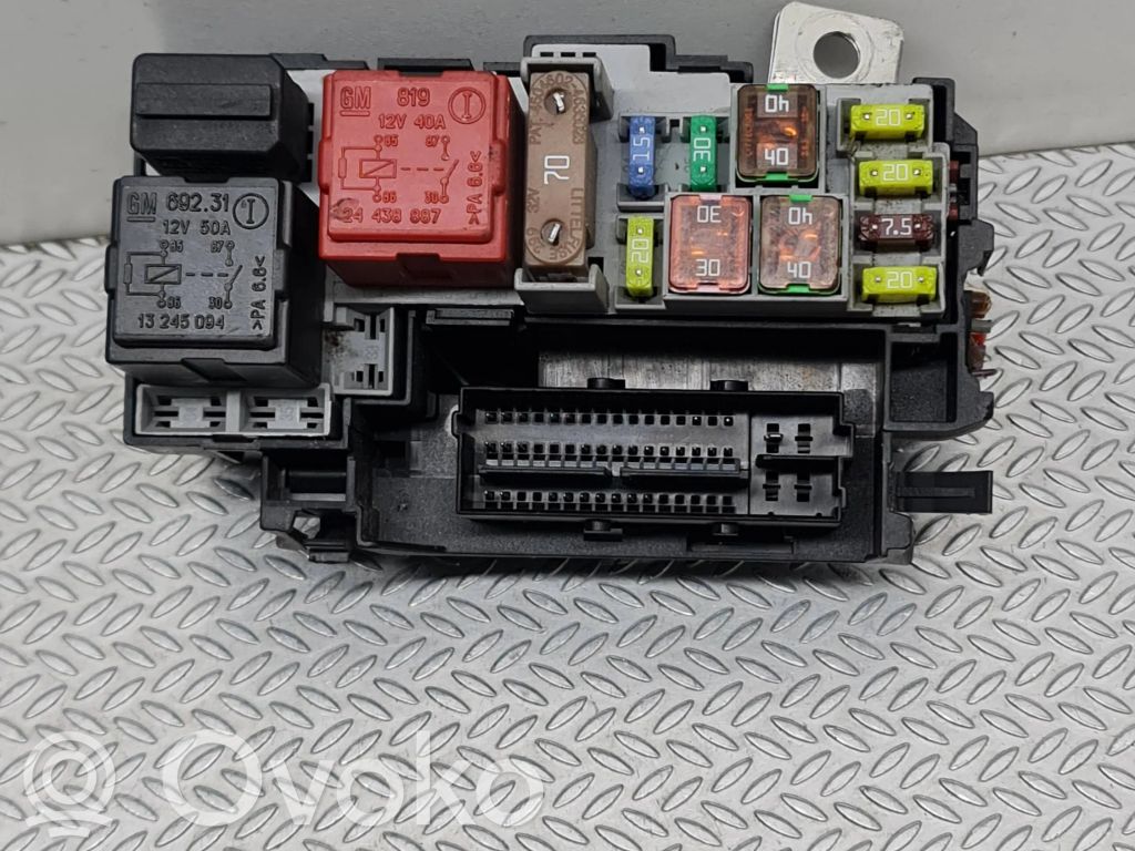 Opel Corsa D Fuse module 