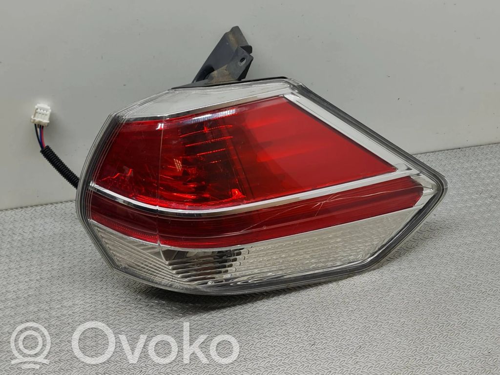 Nissan X-Trail T32 Lampa tylna 