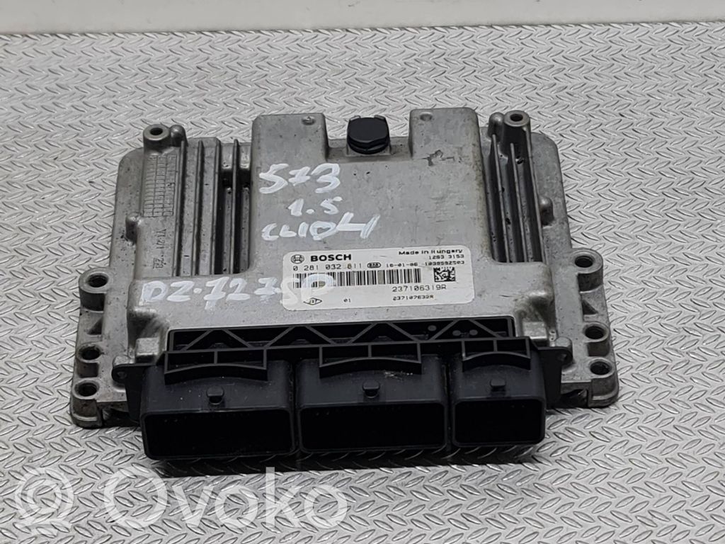 Renault Clio IV Engine control unit/module 