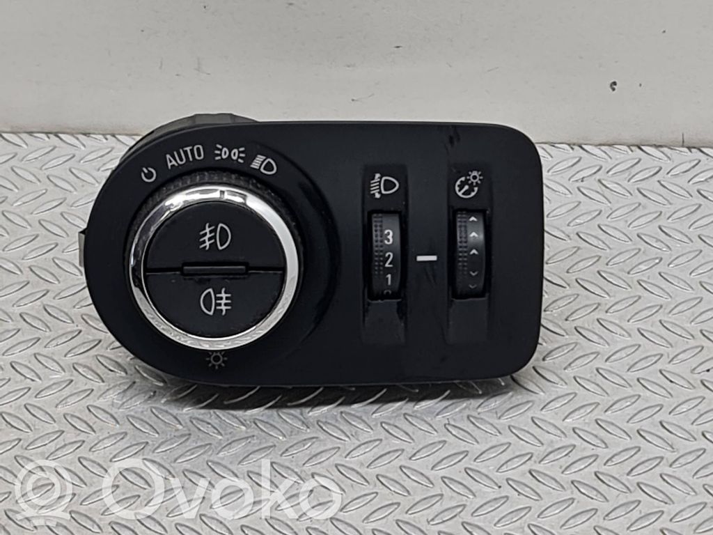 Opel Corsa D Šviesų jungtukas 