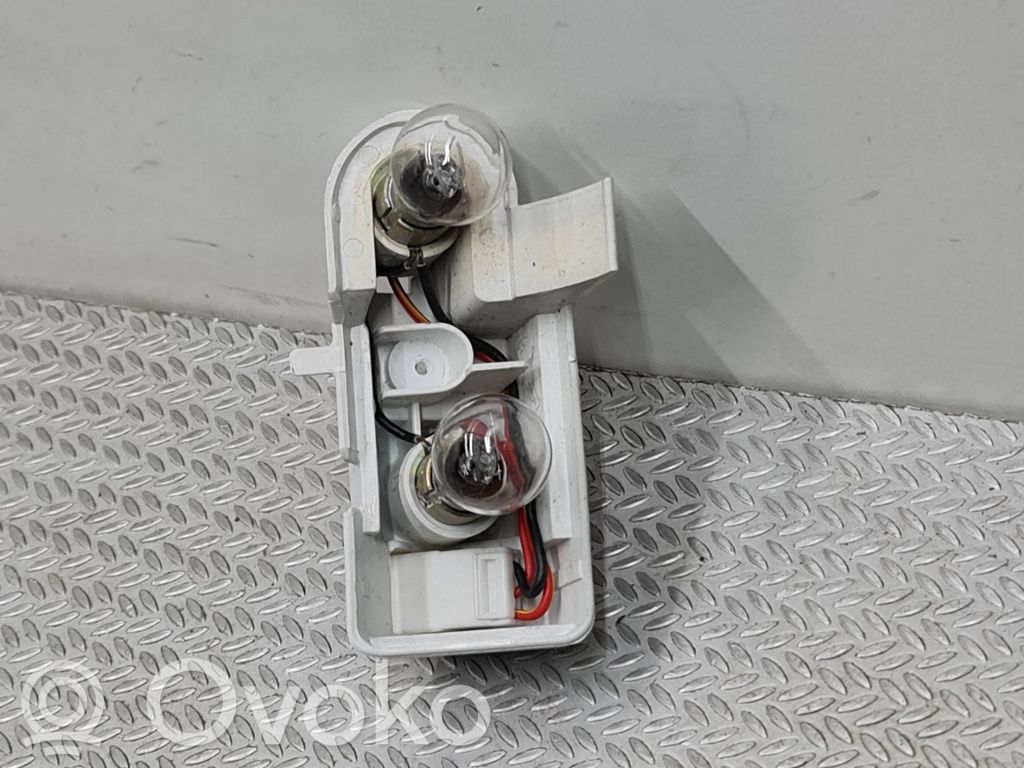 Mazda Xedos 6 Aizmugures spuldzes vāka turētājs 