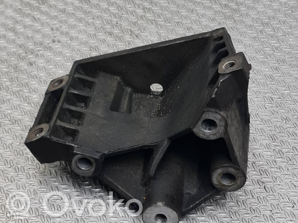 Ģeneratora stiprinājums   1F2E10039AB