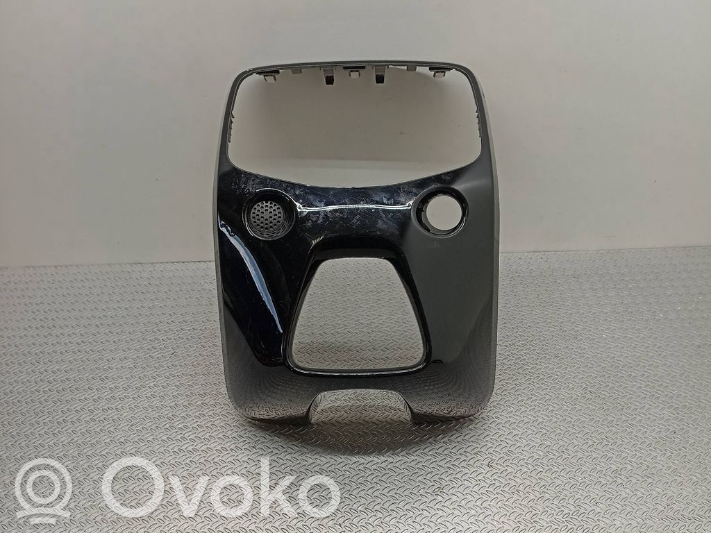 Toyota Aygo AB40 Panelės apdailos skydas (centrinis) 