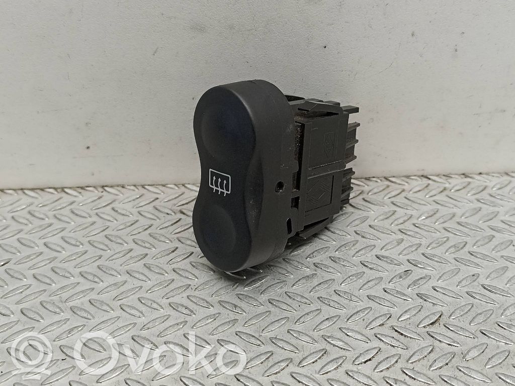 Dacia Sandero Windscreen/window heater switch 
