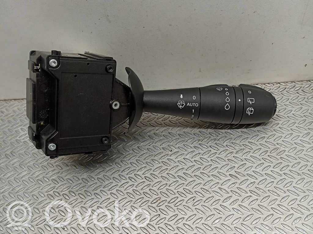 Renault Twingo III Schalter Hebel Scheibenwischer 
