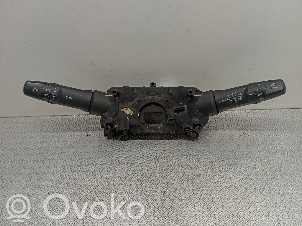 Mitsubishi Space Star Interruptor/palanca de limpiador de luz de giro 