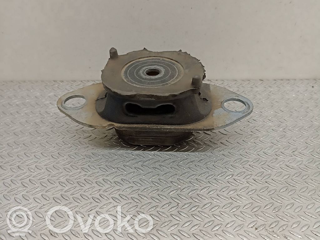 Renault Twingo III Engine mount bracket 