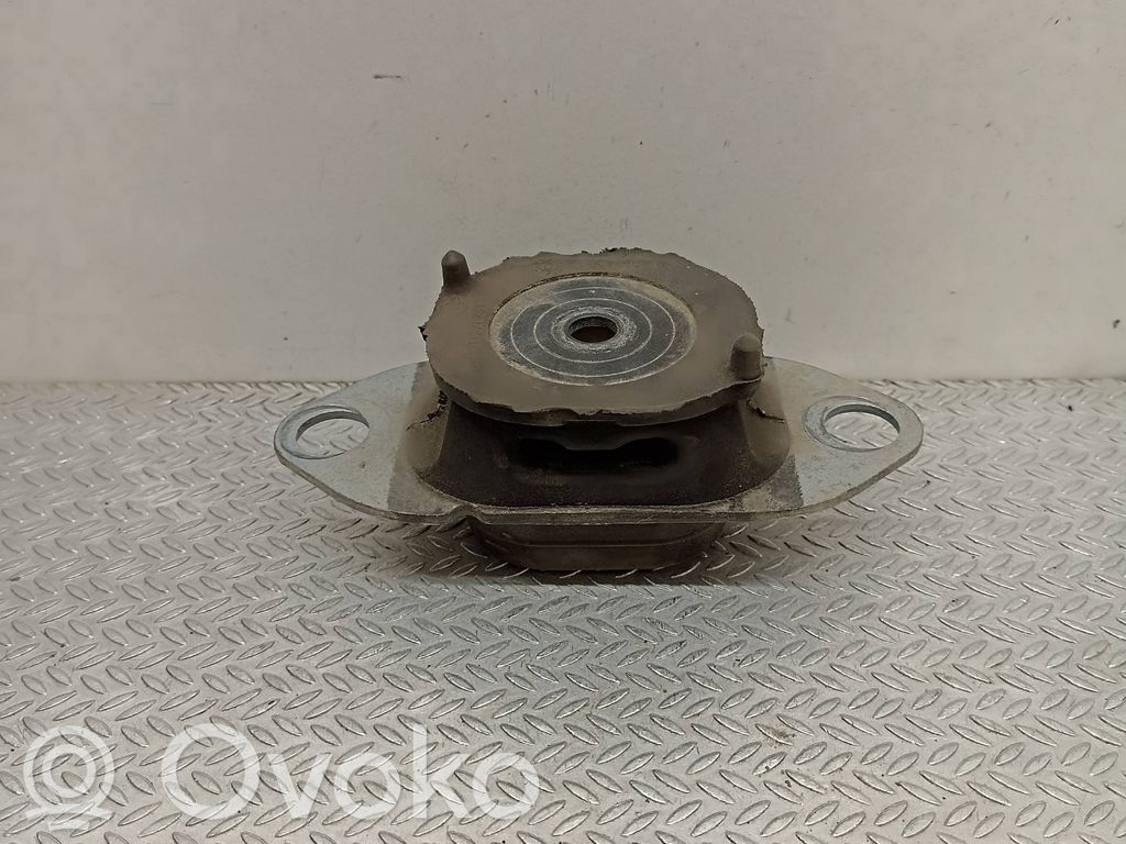 Renault Twingo III Engine mount bracket 