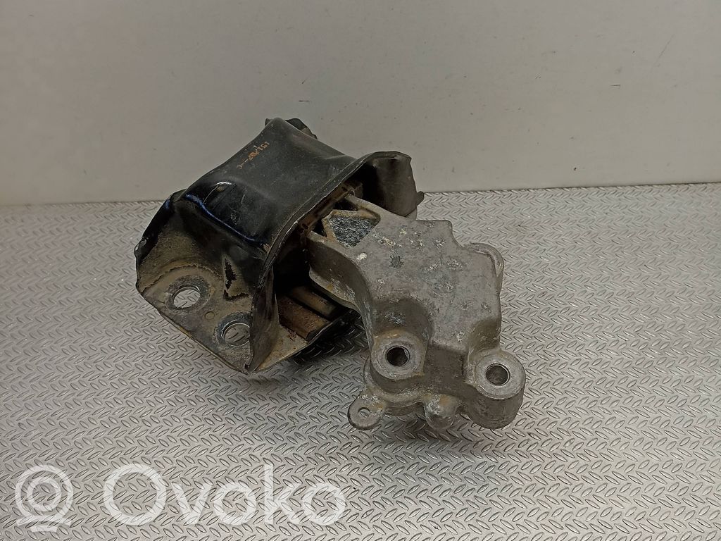 Renault Twingo II Engine mount bracket 