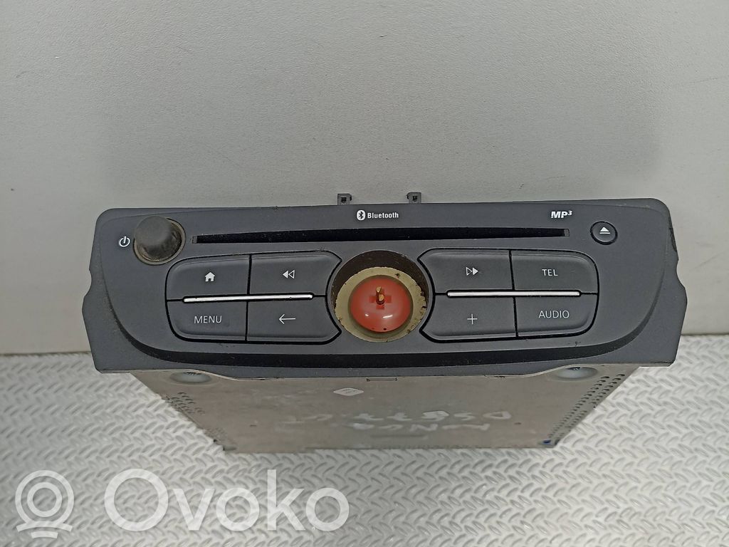 Renault Kangoo II Panel / Radioodtwarzacz CD/DVD/GPS 