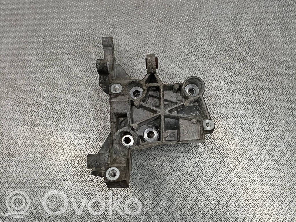 Porsche Cayenne (92A) A/C compressor mount bracket 