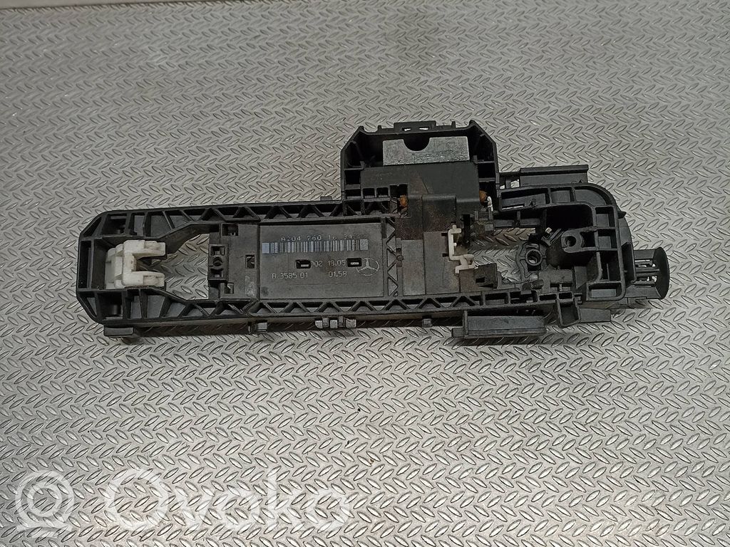Mercedes-Benz C W204 Priekšpusē turētājs / kronšteins ārējam atvēršanas rokturim 