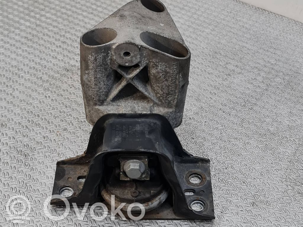 Engine mount bracket   8200499925