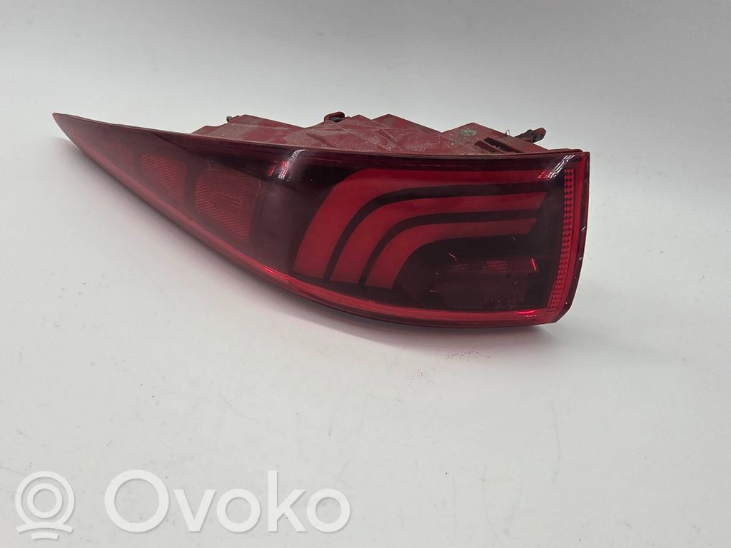 Lampa tylna   92402F11