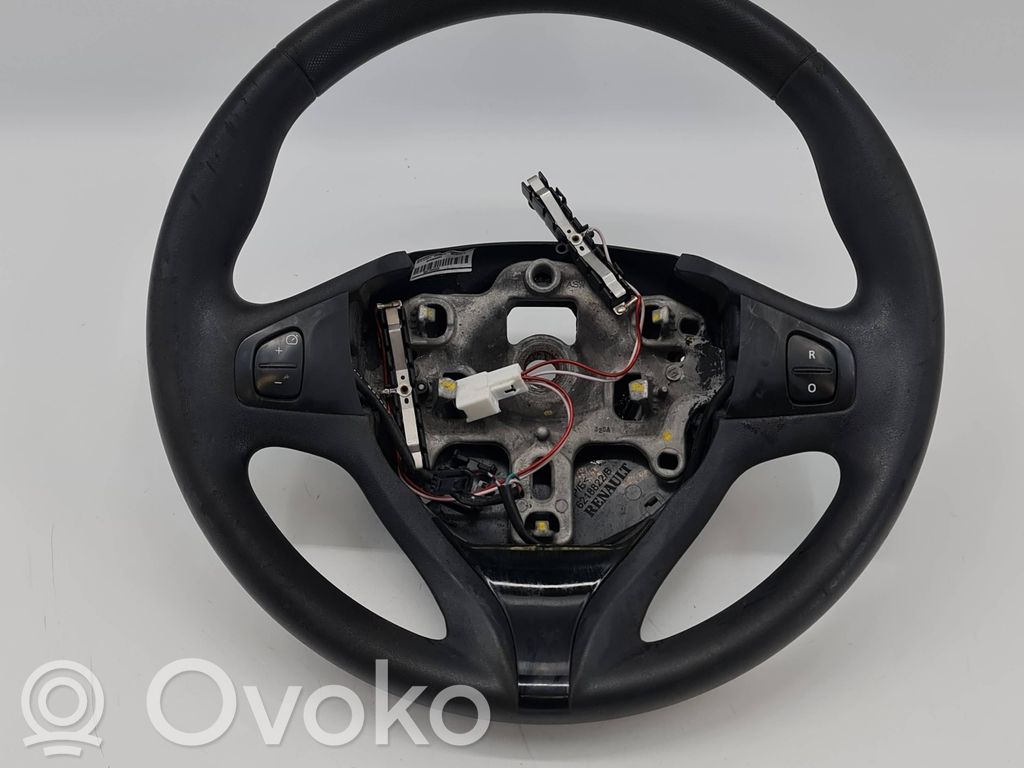 Renault Clio IV Lenkrad 