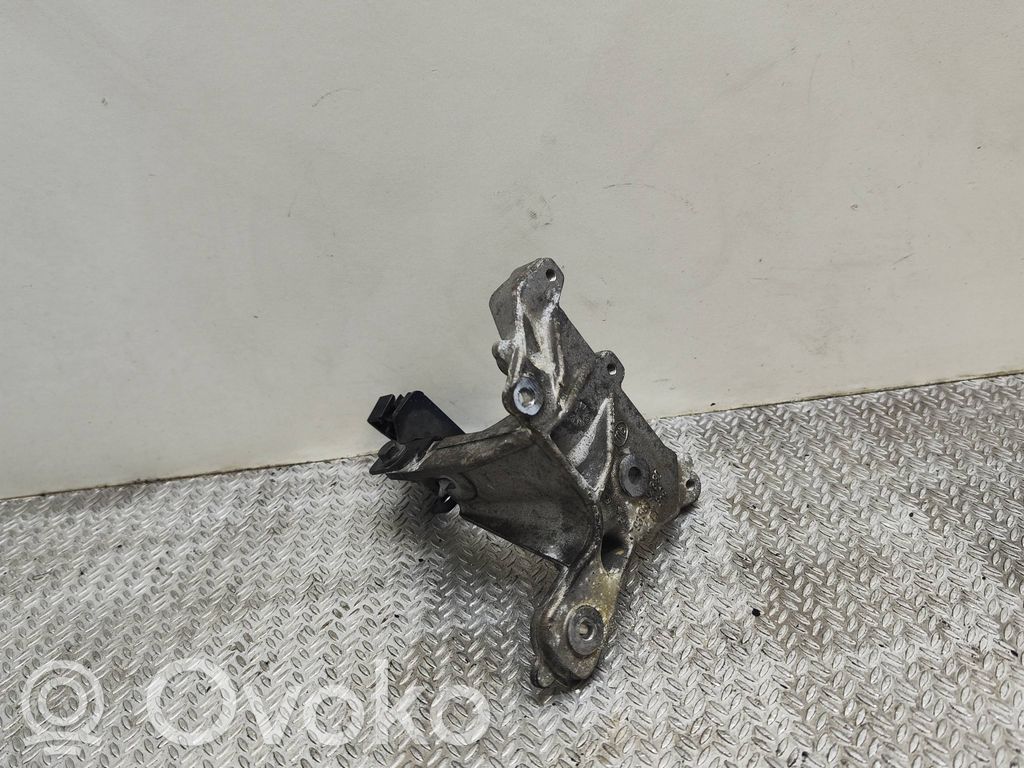 Engine mounting bracket   9656392880