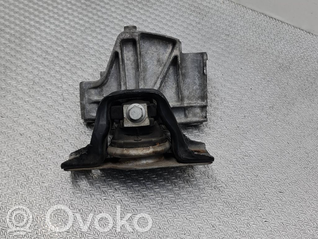 Renault Modus Moottorin kiinnikekorvake 