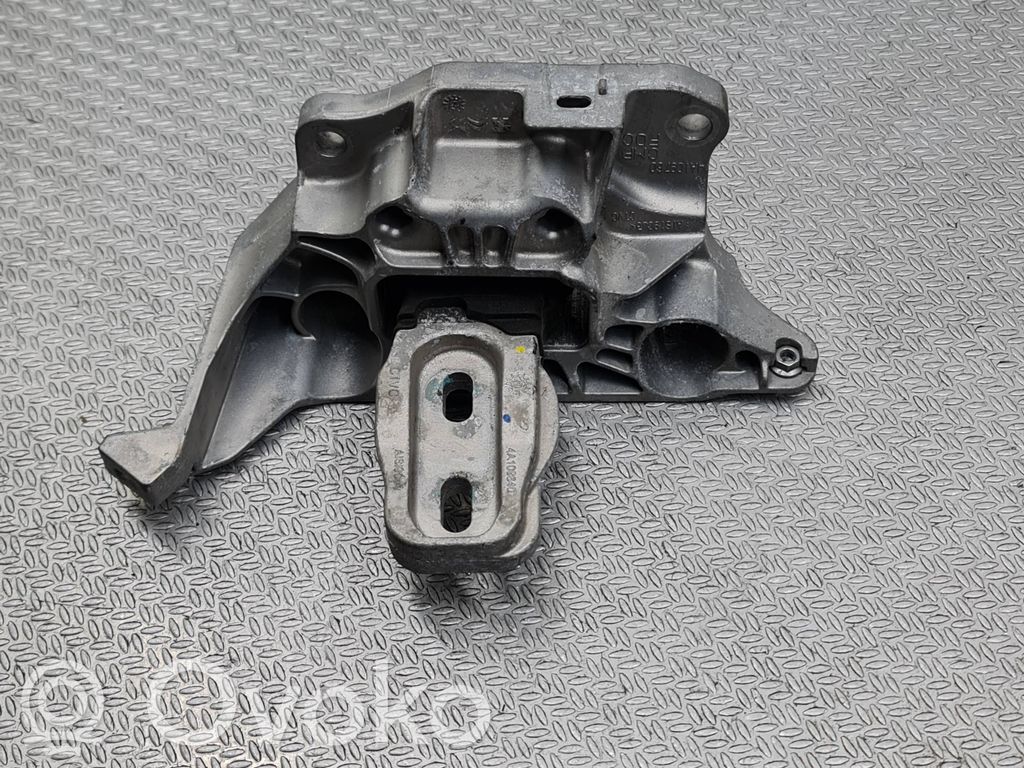 Peugeot 208 II Engine mount bracket 
