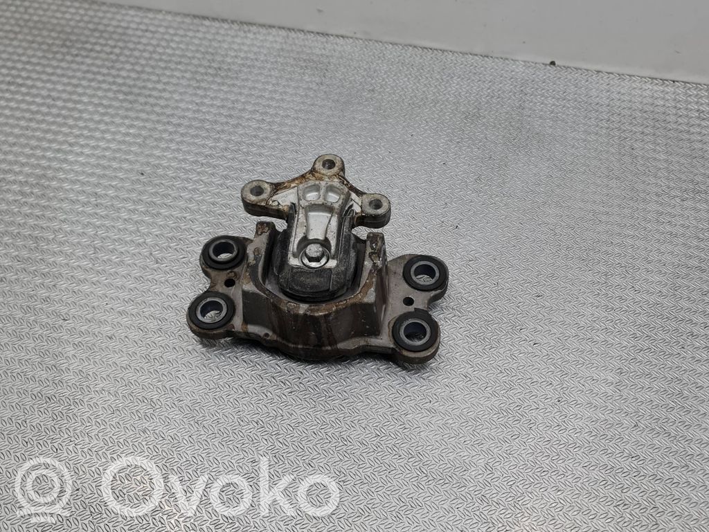 Volvo V60 Engine mount bracket 