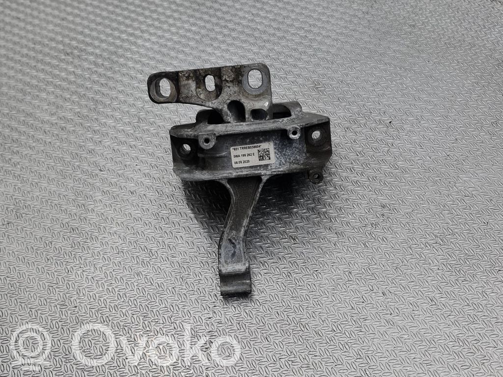 Volkswagen Golf VIII Engine mount bracket 