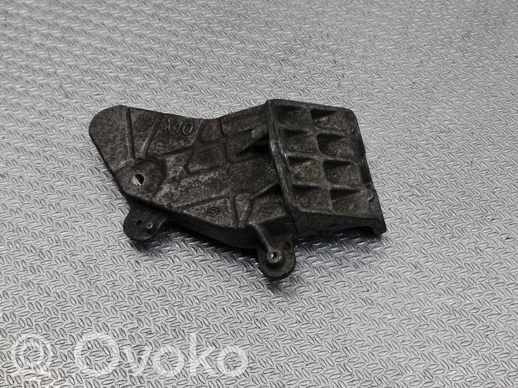 Renault Zoe Engine mounting bracket 