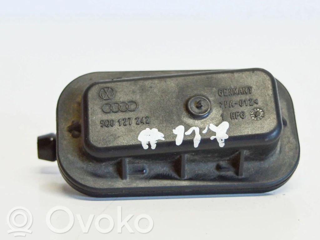 Skoda Octavia Mk3 (5E) Muu moottoritilan osa 