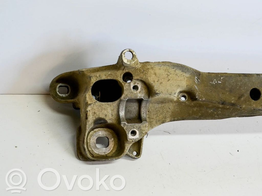 Audi A8 S8 D3 4E Vaihdelaatikon kannake 