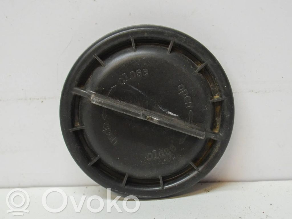 Osłona żarówki lampy przedniej   1305219152,1305219152