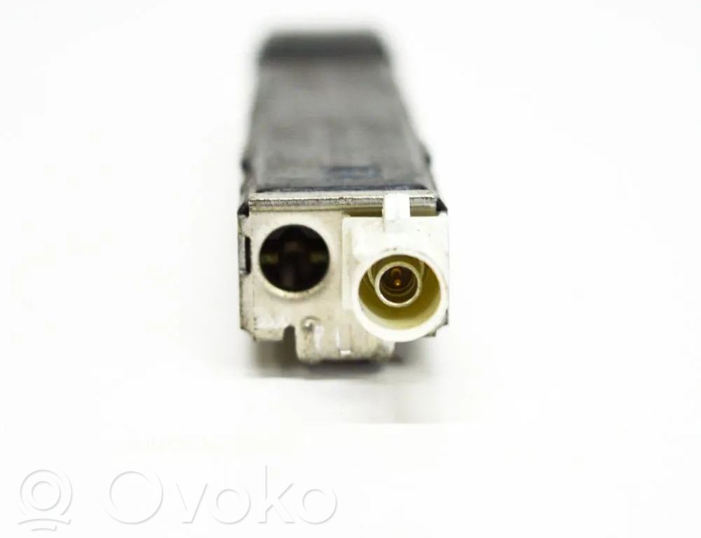 Audi Q3 8U Antennenverstärker Signalverstärker 