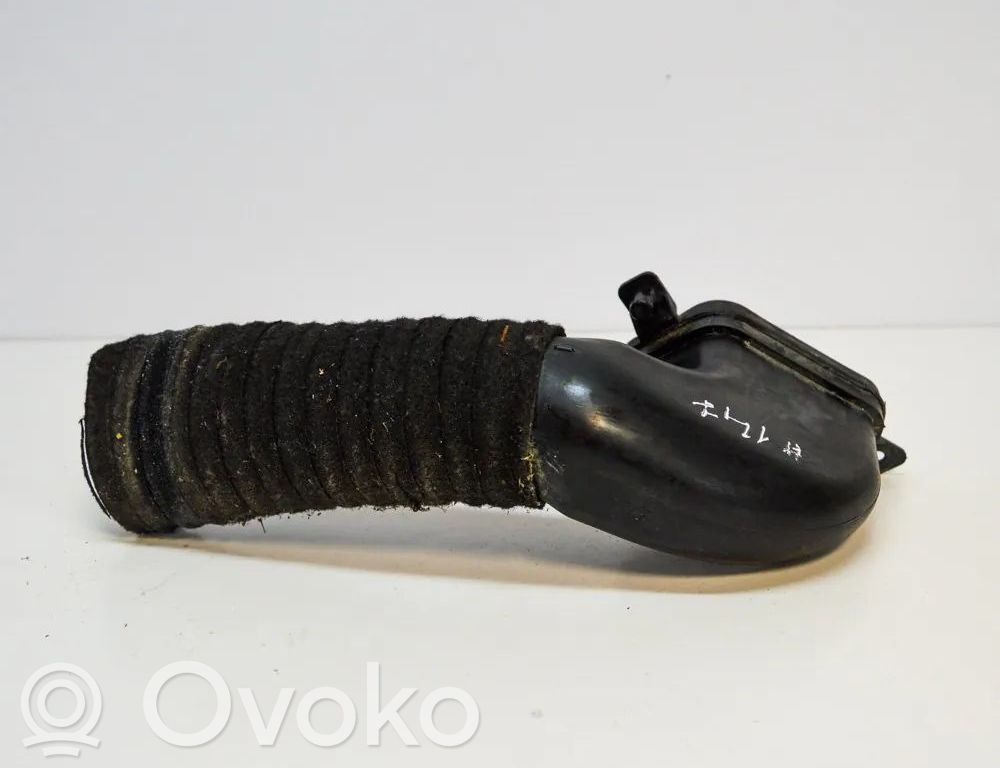 Rura / Wąż dolotowy powietrza   8E0129604G,8E0129604G