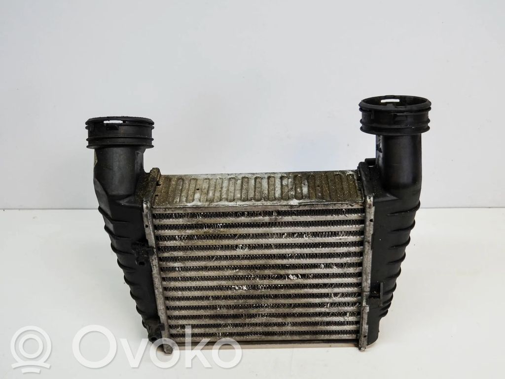 Audi A4 S4 B5 8D Interkūlerio radiatorius 