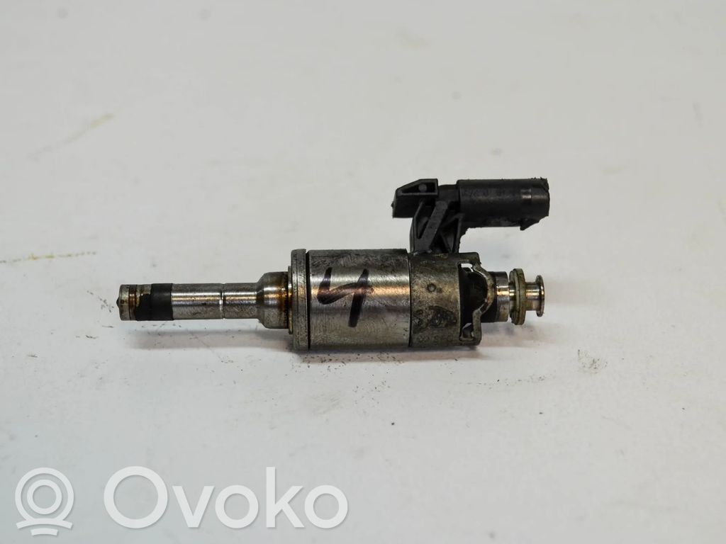 Audi A4 S4 B9 8W Wtryskiwacz paliwa 