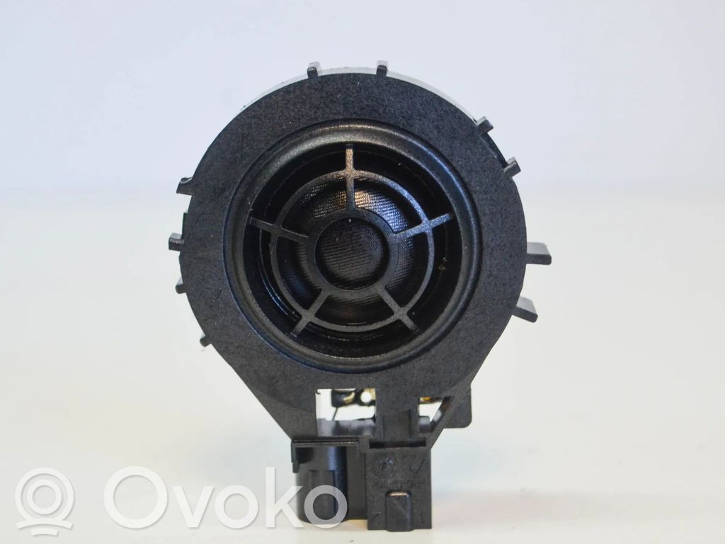 Audi A3 S3 8V Altavoz de la puerta delantera 